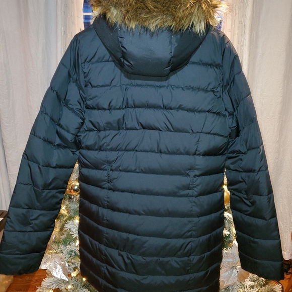 Hollister Women's Long Puffer Jacket With Faux Fur Trimmed Hood - Picture 5 of 9